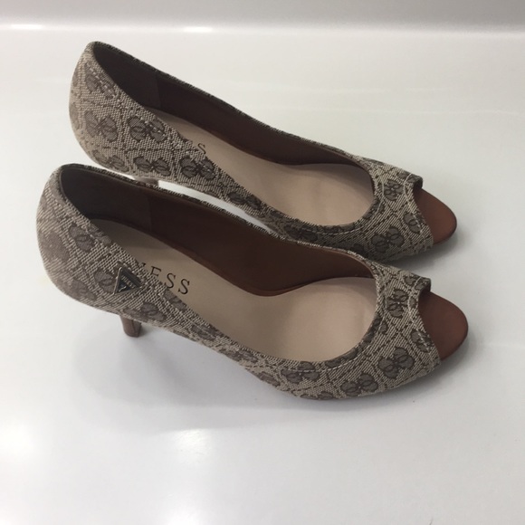 Guess Printed Beige Brown Heels Size 6 - Picture 6 of 10